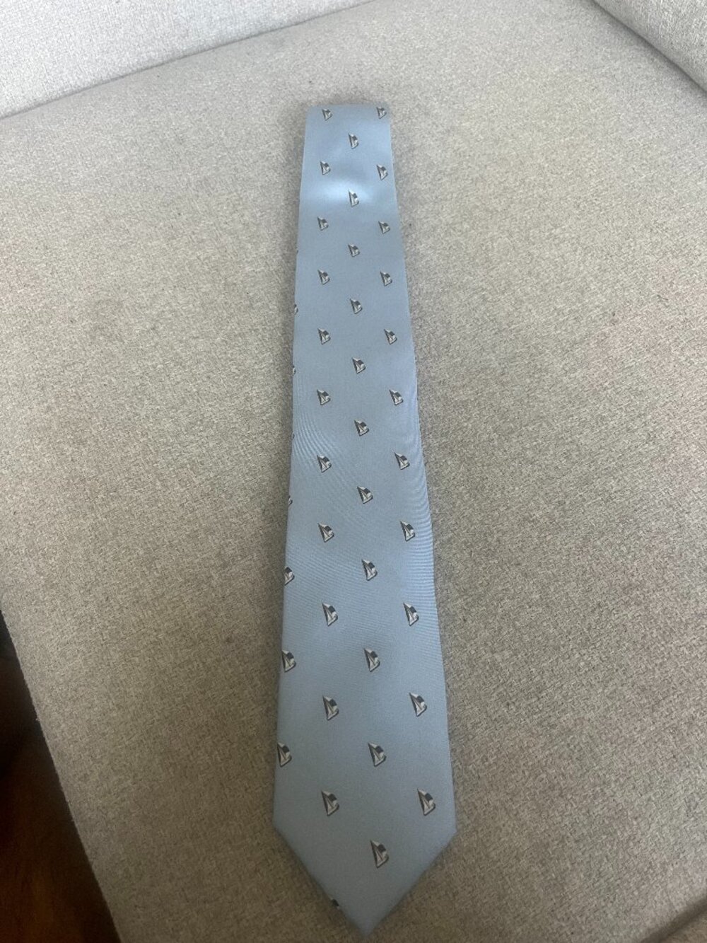 Men's Silk Tie.  Brand: SELECTED. Baby blue with sailboats. NEW. Retail:$75+tax.